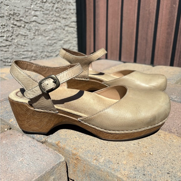 Dansko Tan Leather Mules - Picture 1 of 16